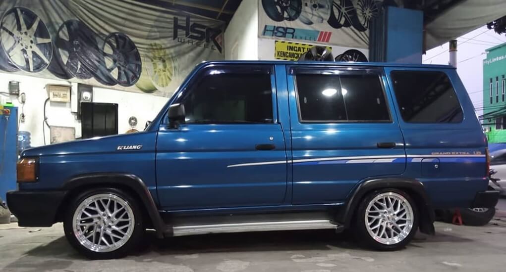 mobil era 90an