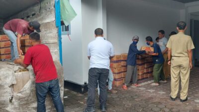 Antisipasi Kelangkaan Minyak Goreng, Bulog Gelar Pasar Murah di Sumedang