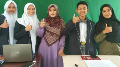 Juara Debat Bahasa Indonesia Tingkat Nasional AVICUP
