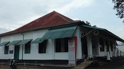 4 Rekomedasi Tempat Bersejarah dan Populer di Sumedang