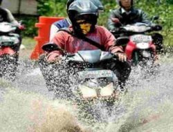Enam Tips Cara Merawat Motor di Musim Hujan