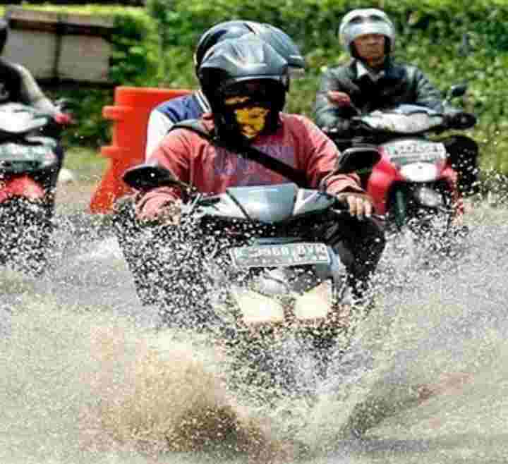 Merawat Motor Di Musim Hujan