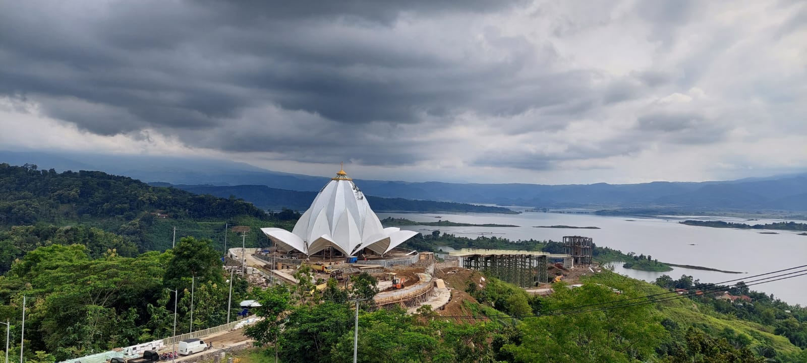 masjid menara kujang sepasang