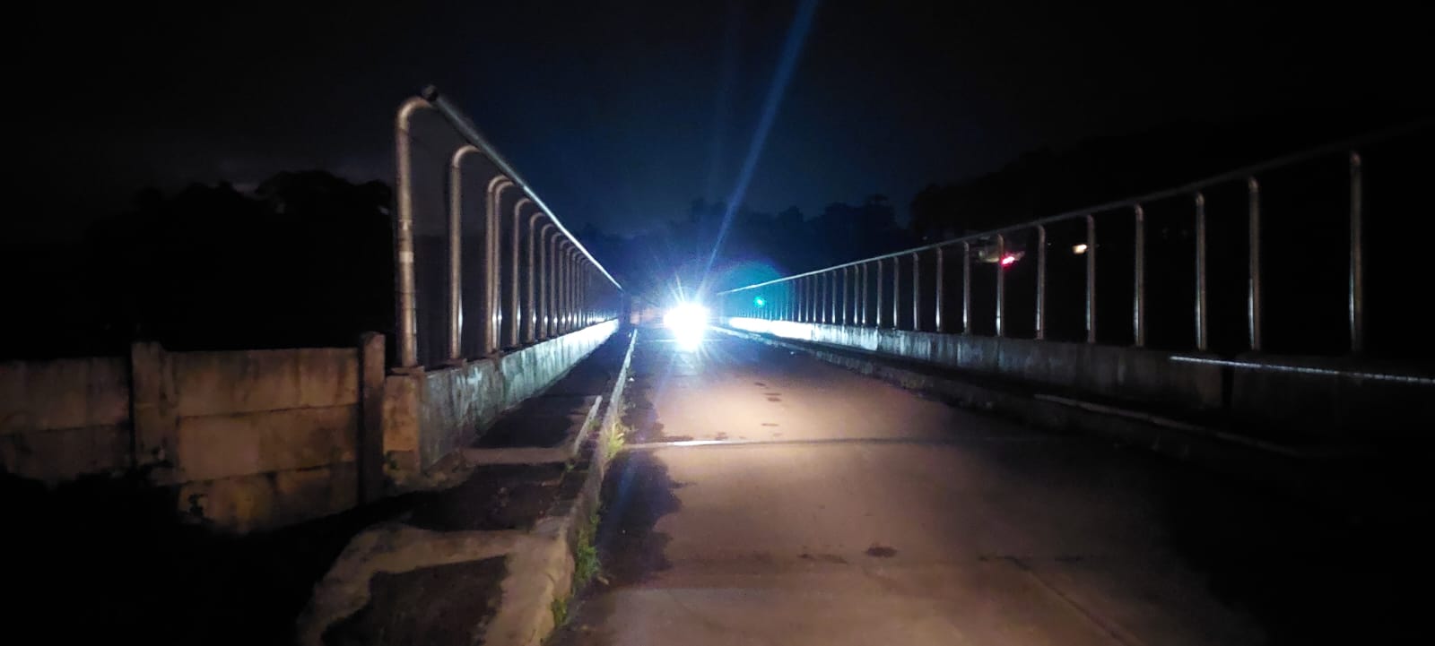 Keangkeran Jembatan Cimuncang
