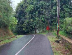 Keanehan Batu Cadas di Jalan Cadas Pangeran Sumedang, Konon Walau Sudah Terbelah Akan Menyatu Kembali