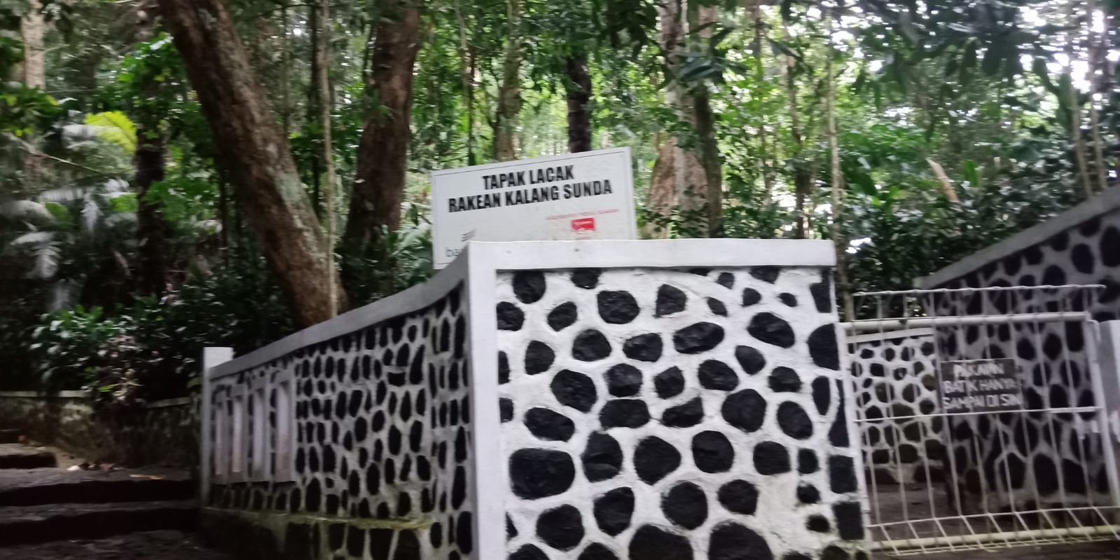 makam keramat dayeuh luhur