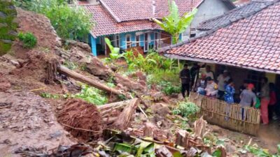 TPT Ambruk di Cieunteung