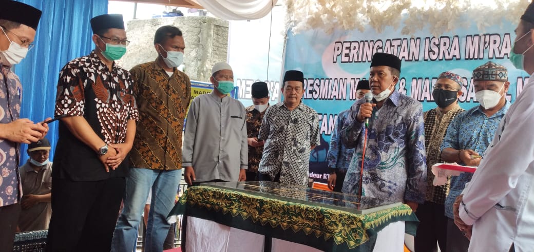 Al Ma'soem Bangun Masjid dan Madrasah