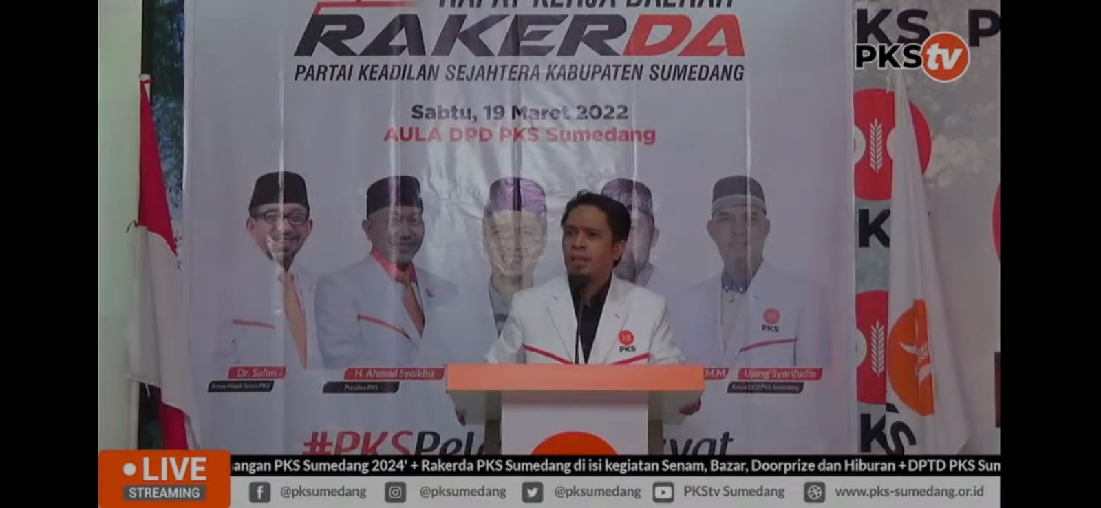 KETUA DPD PKS Yana Flandriana, memberikan arahan kepada jajaran PKS Sumedang, Sabtu.