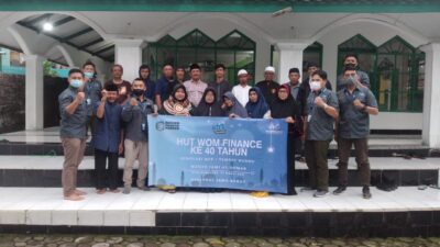Peringati HUT ke-40, WOM Finance Renovasi Tempat Wudhu dan MCK di Sumedang