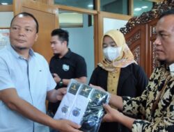 Hebat, Kaos Kaki Produk UKM Binaan Garuda di Sumedang, Diorder  IPDN