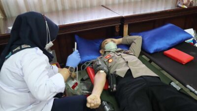 Bantu Stok Darah Jelang Ramadhan, Ratusan Anggota Polres Sumedang Ikuti Donor Darah