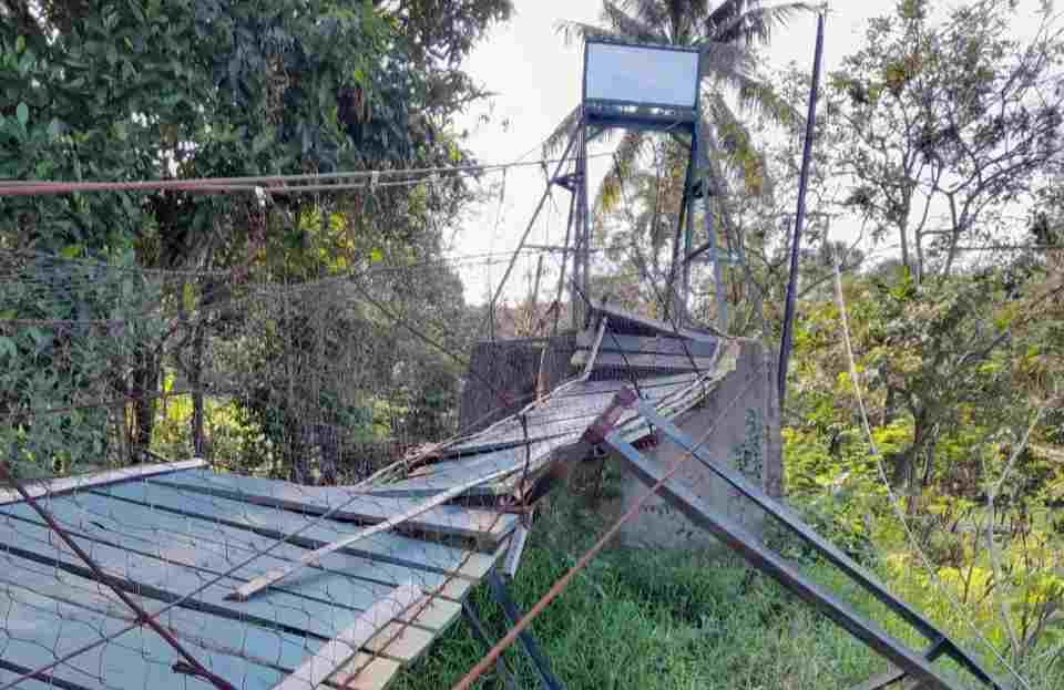 jembatan siliwangi ambruk