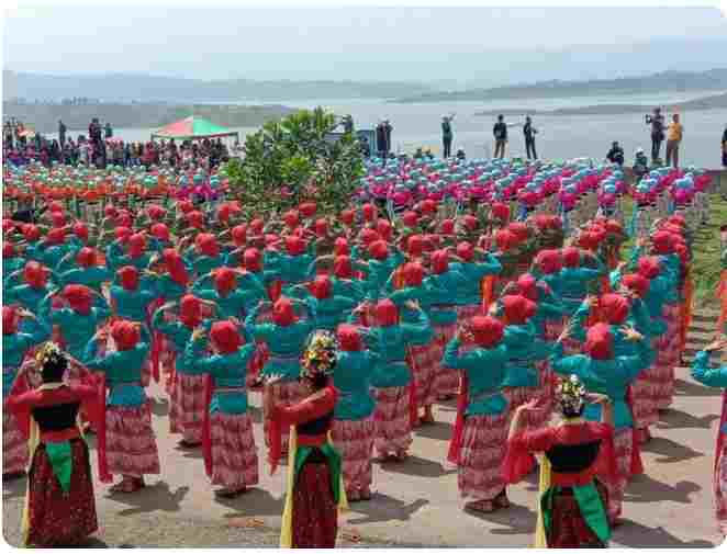 Kesurupan Massal Penari Umbul