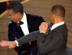 Insiden Will Smith Tampar Chris Rock di Panggung Oscar Viral