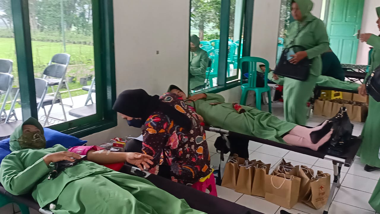 kegiatan Bakti Sosial Donor Darah dan IVA Test di Aula Juang Apet Makodim 0610/Sumedang Pada Jum'at (18/03/2022)