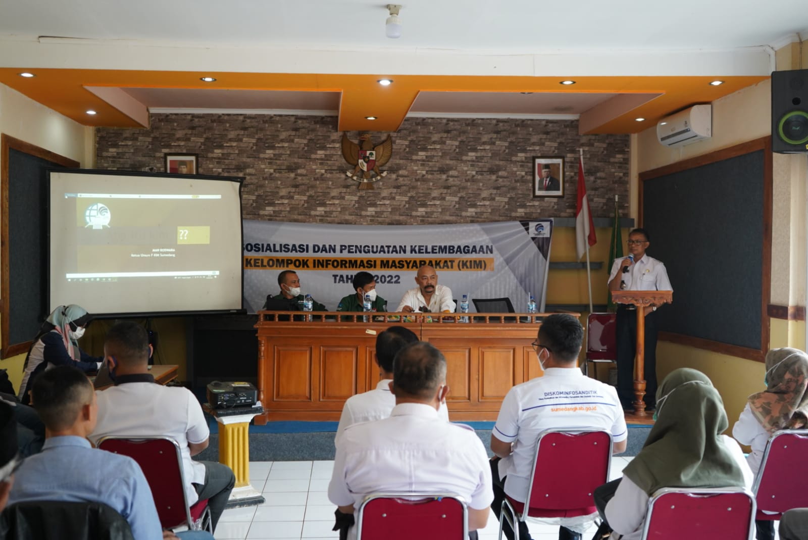 Sosialisasi dan Penguatan Kelembagaan KIM di Aula Kecamatan Jatinunggal pada Rabu 23 Maret 2022 yang diikuti FKIM 4 Kecamatan yaitu Kecamatan Jatinunggal