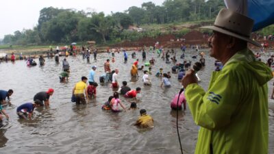 Tradisi Ngagogo Ala Umuh Muchtar, Tanda Kebahagiaan Warga Jelang Ramadan di Sumedang