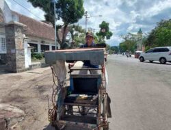 Cerita Pilu Tukang Becak di Pusat Kota Sumedang, Narik Satu Hari, 3 Hari Tidur di Becak