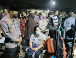 Gelar Vaksinasi Usai Tarawih, Kapolsek Pameungpeuk: Untuk Mudahkan Masyarakat