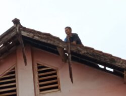 Puluhan Tahun Menjadi Honorer Non-Guru, Pria Paruh Baya di Sumedang Ini Mengaku Belum Jelas Nasibnya