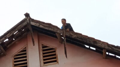 Puluhan Tahun Menjadi Honorer Non-Guru, Pria Paruh Baya di Sumedang Ini Mengaku Belum Jelas Nasibnya