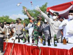 Sambut Lebaran 2022, Ribuan Botol Miras Dimusnahkan Polresta Bandung