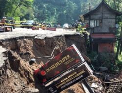 Antisipasi Longsor Susulan Koramil dan BPBD Jaga Ketat Arus Lalin di Cigendel Sumedang
