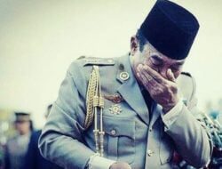 Dikenal Berkarisma dan Tegas, Ternyata Presiden Soekarno Pernah Menangis Saat Menandatangani Surat Ini