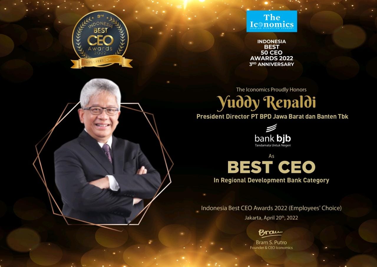 Direktur Utama bank bjb Yuddy Renaldi sebagai Indonesia Best CEO in Regional Development Bank Category dalam event Indonesia Best CEO Awards 2022 (Employees' Choice) 3rd Anniversary