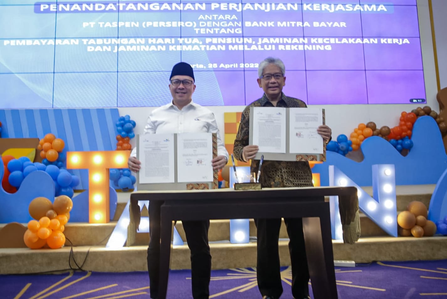 PT. Bank Pembangunan Daerah Jawa Barat dan Banten Tbk (bank bjb) menandatangani perjanjian kerjasama dengan PT Taspen (Persero) untuk terus meningkatkan layanan terhadap nasabah pensiunan Senin (25/4)