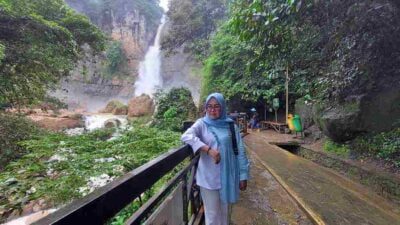 Air Terjun Cimarinjung, Pesona Alam Menakjubkan di Sukabumi