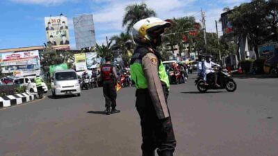 H+1 Lebaran, Arus Lalu Lintas Jalur Kota Sumedang Dipadati Kendaraan