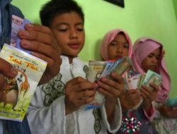 Tradisi Bagi-bagi THR Lebaran Ternyata Akulturasi dari Angpao China, Ini Sejarahnya
