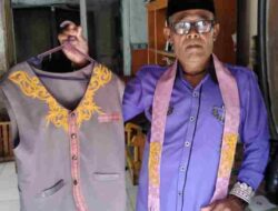 Mengenal Ustad ‘Gaul’ Asal Desa Sayang Jatinangor Sumedang yang Hobi Koleksi Baju Rhoma Irama