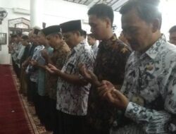 Hari Keenam Belum Juga Ditemukan, Emmeril Khan Anak Ridwan Kamil, Banjir Doa