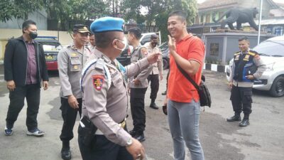 Tegakan Disiplin, Propam Periksa Kerapihan dan Tampang Anggota Polsek Cileunyi