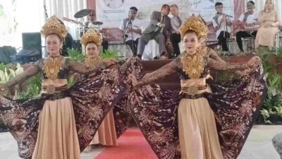 Pertunjukan Upacara Adat Warnai Perpisahan SMAN 1 Situraja Sumedang