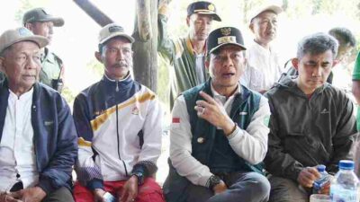 Bupati Bandung Janji Segera Perbaiki Jalan Rusak di Perbatasan