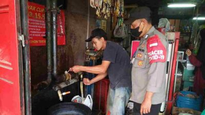 Harga Merangkak Naik, Polsek Cimaung Datangi Pedagang Cek Stok Kepokmas