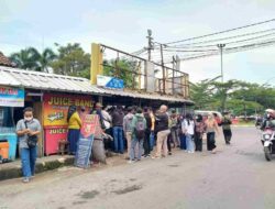 Kerumunan Orang Terjadi Ketika Membayar Denda Tilang di Kejari Sumedang