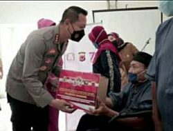 Datangi Griya Lansia di Ciparay, Polresta Bandung Bagikan Bantuan