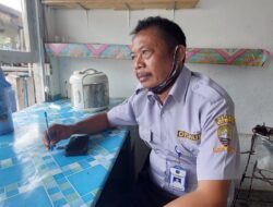 Cerita Honorer di Sumedang, Mengabdi 25 Tahun Hanya Diberi Honor Rp500 Ribu per Bulan dan Terancam Dihapus