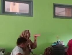Viral! Guru SMK Bernyanyi Dengan Nada Tinggi Sampai Disebut Saingan Penyanyi Aslinya