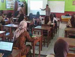 Sosialisasikan Bahaya Narkoba, Polisi Temui Pramuka di Cikancung