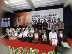 Luar Biasa! Pontren Kholafiyah Miftahul Hasanah Sumedang Berikan Anugerah Bagi Santri Berprestasi