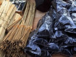 Jelang Idul Adha, Permintaan Arang dan Tusuk Sate di Sumedang Meningkat