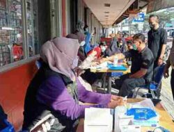 Waspadai Covid-19 Varian Baru, Ratusan Warga Rancaekek Jalani Program Vaksinasi