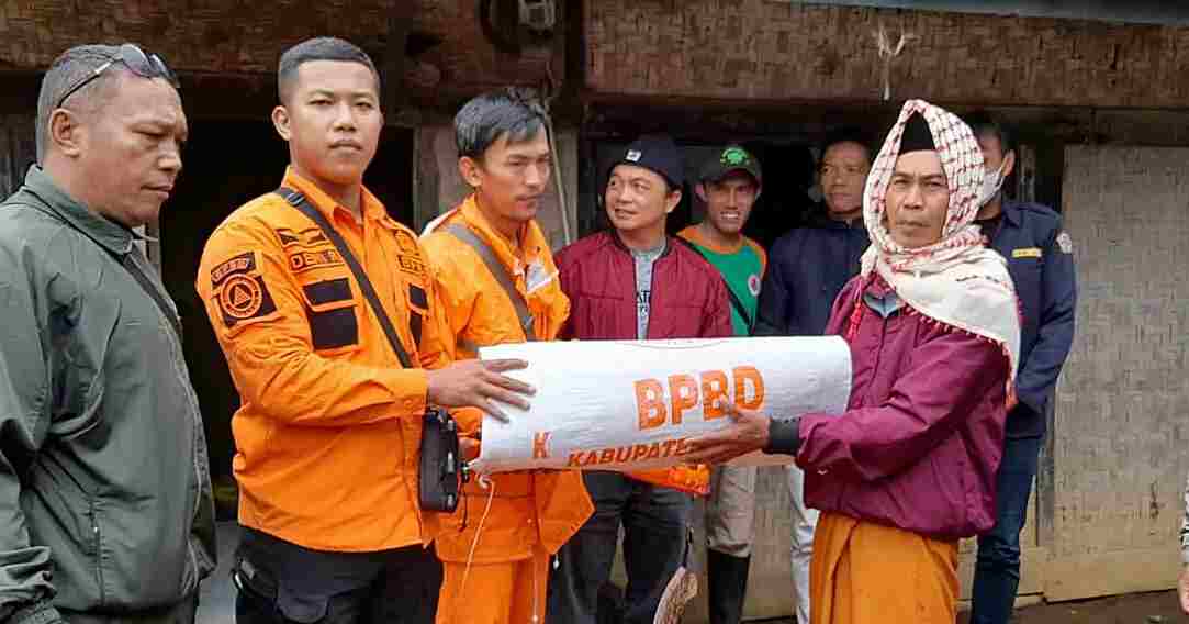Terdampak Longsor Kertasari