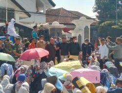 Ribuan Tenaga Honorer Gelar Aksi Demo Di Depan Gedung DPRD Sumedang, Ini Tuntutannya